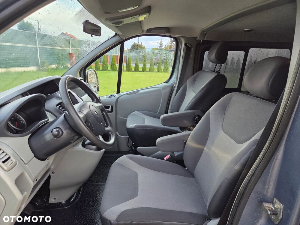 Renault TRAFIC LONG KLIMA TEMPOMAT ORYGINAŁ DUBEL KABINA ZADBANY FULL OPCJA DOPOSAŻONY - 7