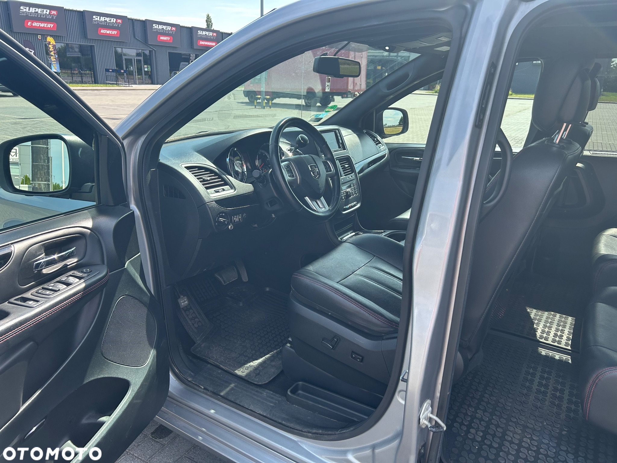 Dodge Grand Caravan - 14