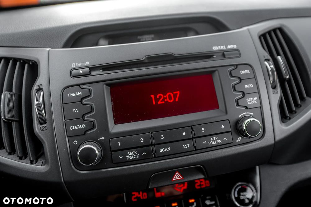 Kia Sportage 2.0 CVVT 4WD Vision - 26