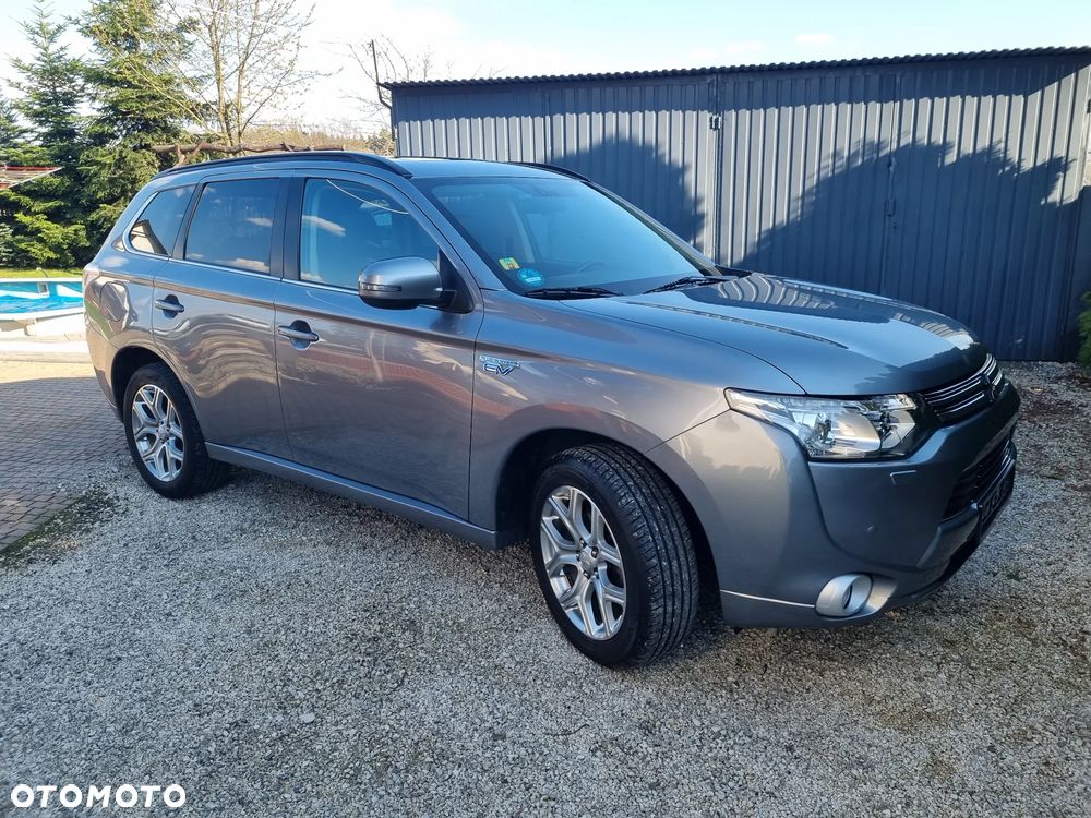 Mitsubishi Outlander 2.0 4WD Top - 2