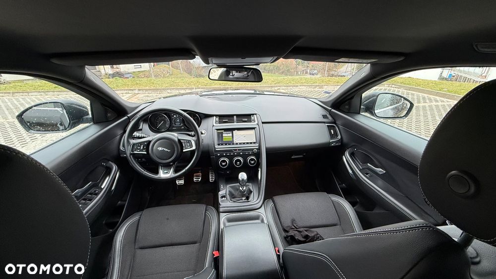 Jaguar E-Pace D150 R-Dynamic SE - 10