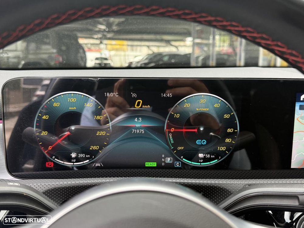 Mercedes-Benz A 250 Limousine e AMG Line - 28