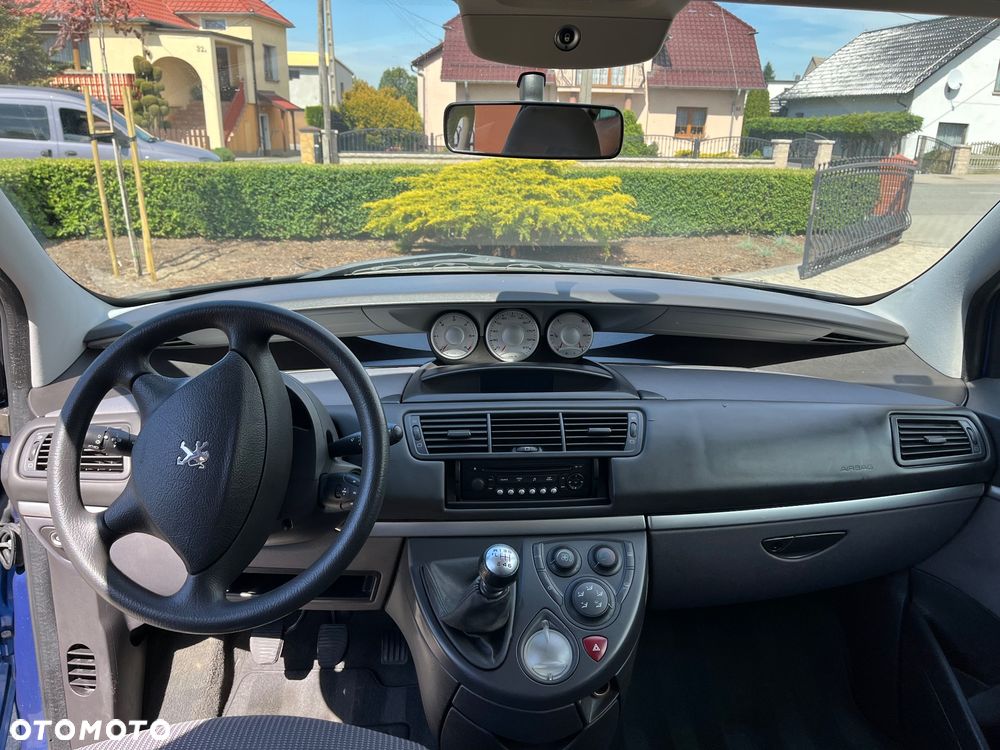 Peugeot 807 HDi 135 Style - 13