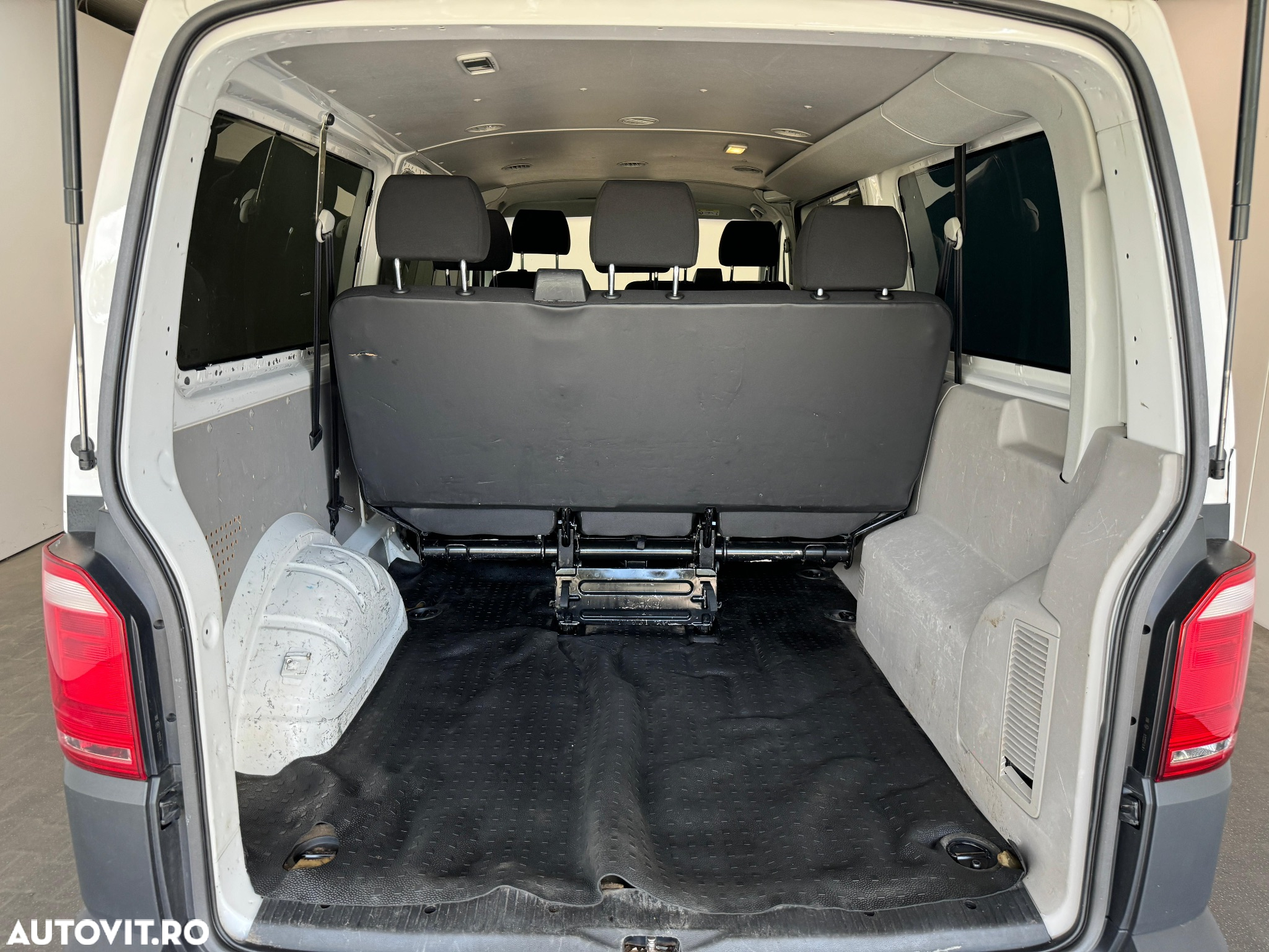 Volkswagen Transporter Kombi T6 2.0 TDI 75 kW LR - 9