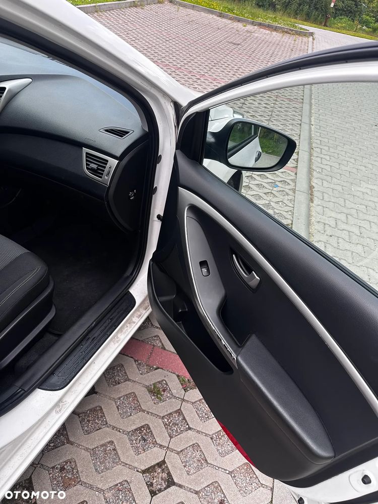 Hyundai i30 1.4 CRDi Base - 8
