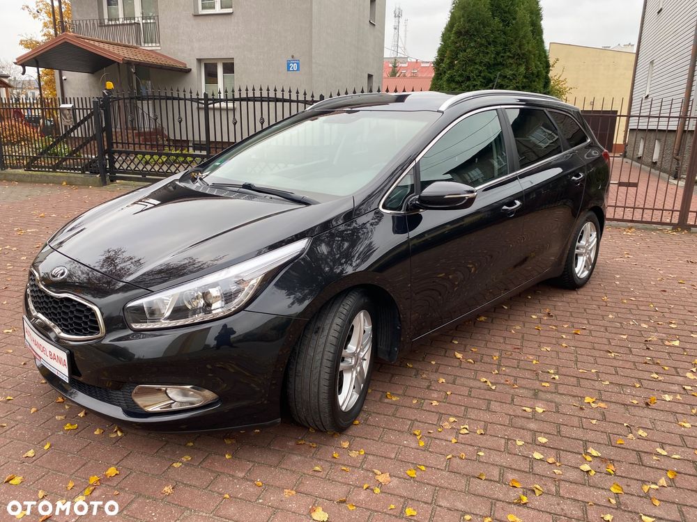Kia Ceed 1.6 GDI Dream Team Edition - 17