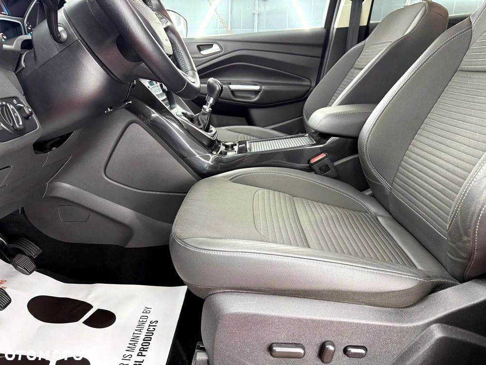 Ford Kuga 1.5 EcoBoost 2x4 Titanium - 23