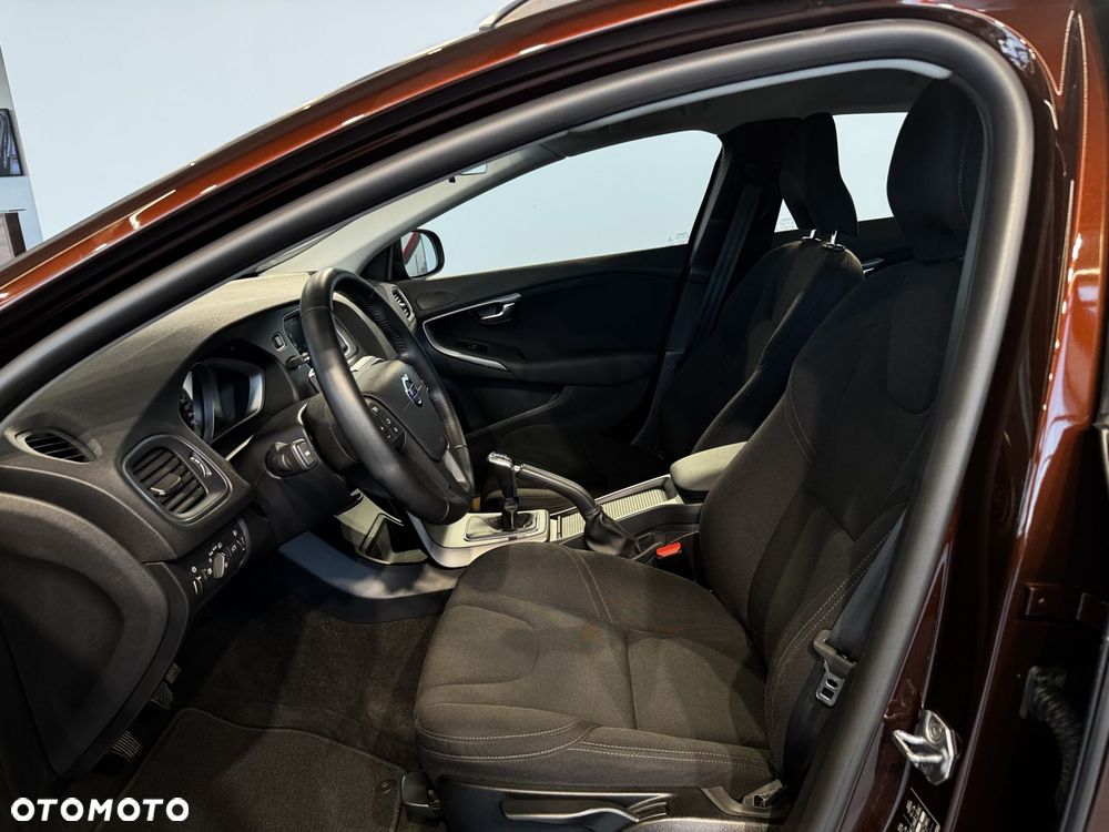 Volvo V40 Cross Country - 15