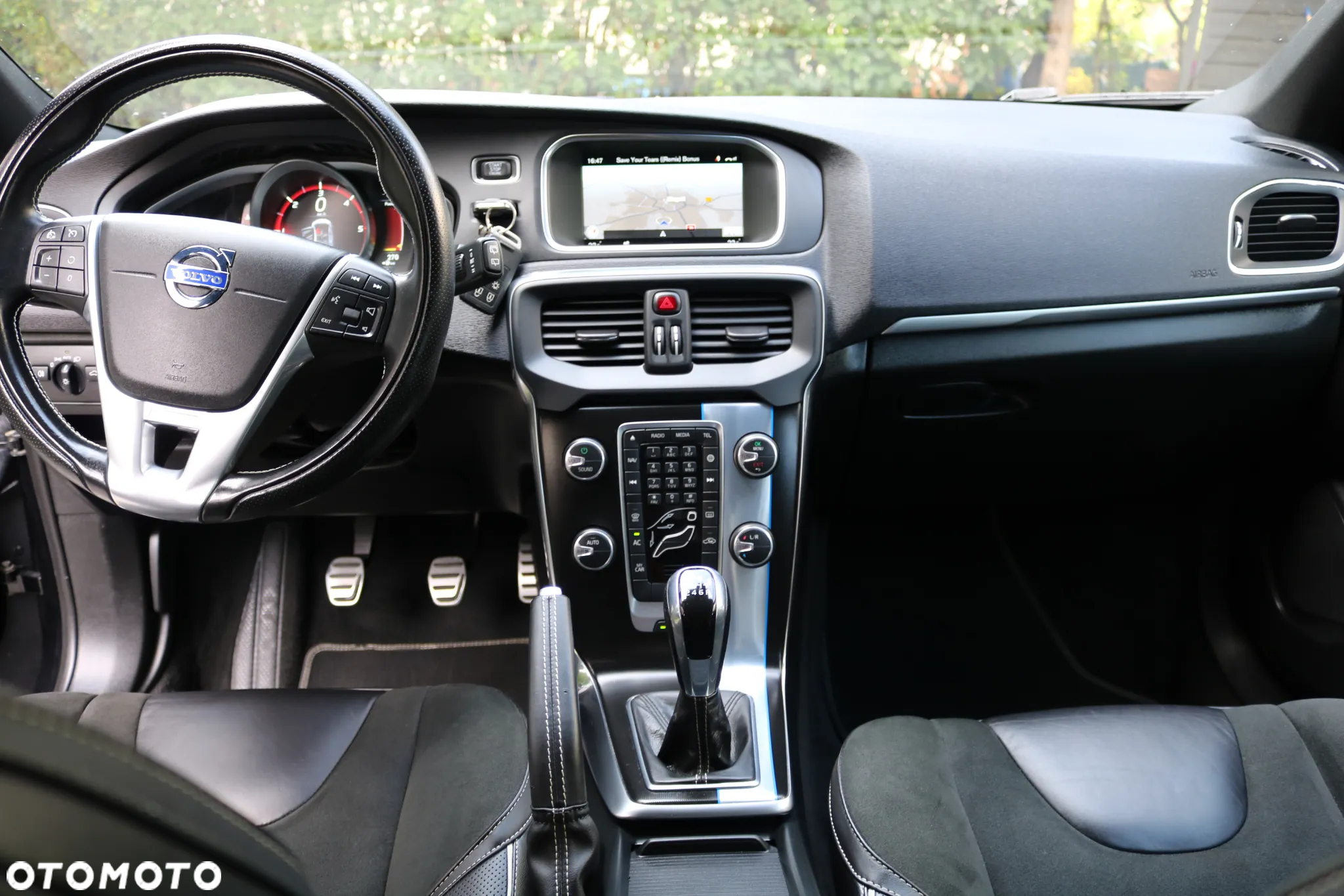 Volvo V40 D4 Drive-E R-Design Momentum - 6