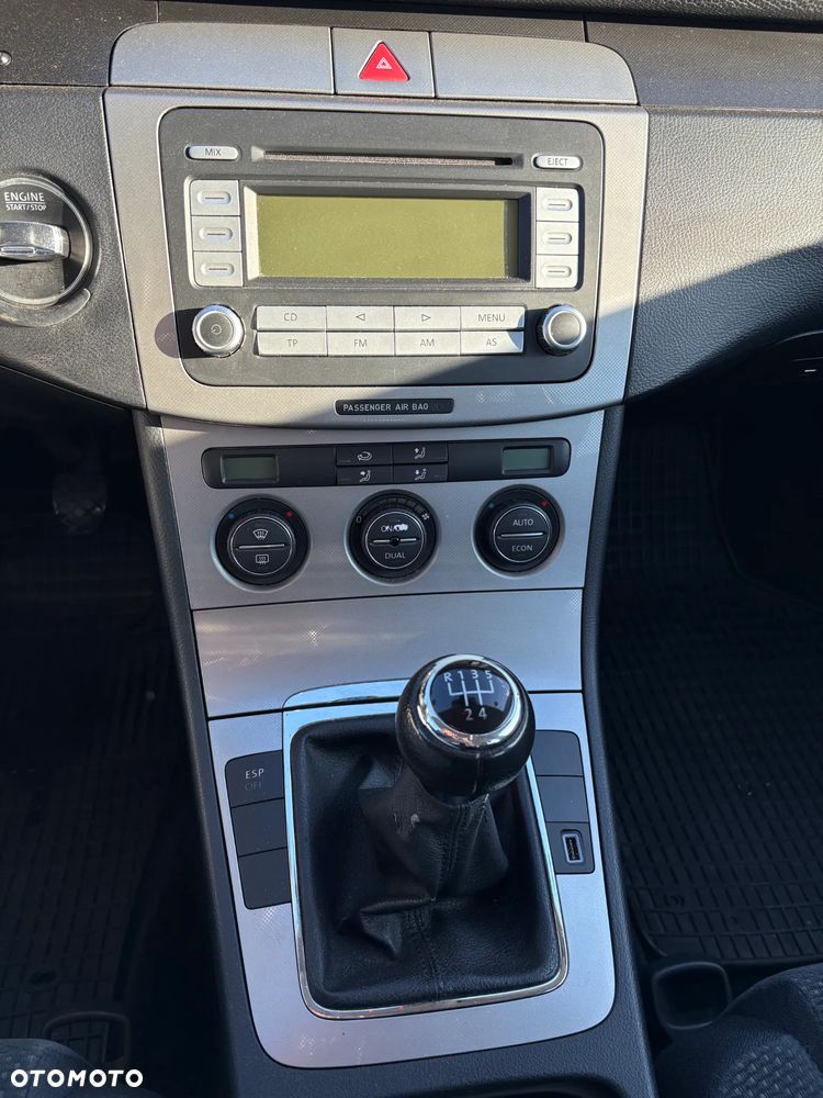 Volkswagen Passat 1.6 - 3