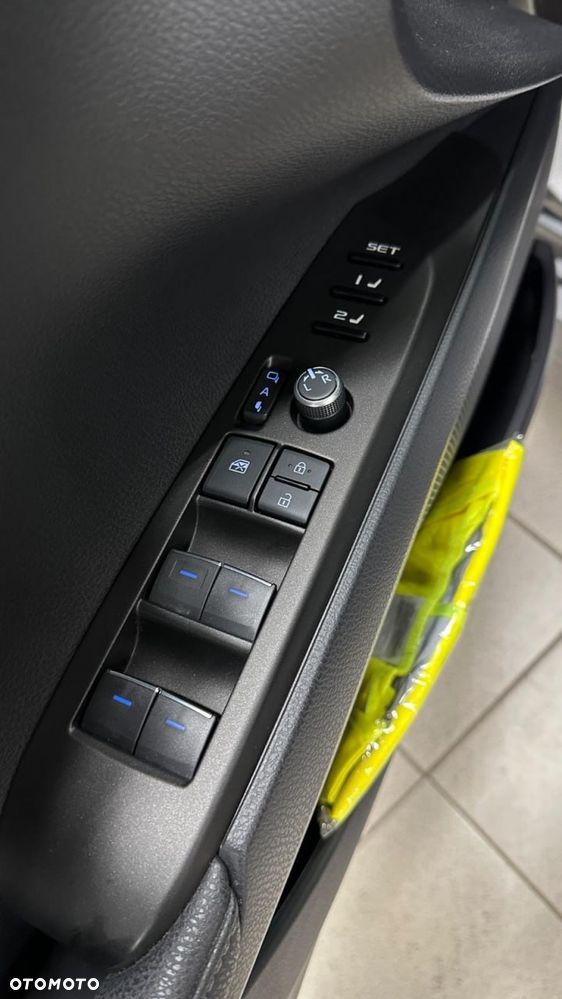 Toyota Camry 2.5 Hybrid Executive CVT - 28