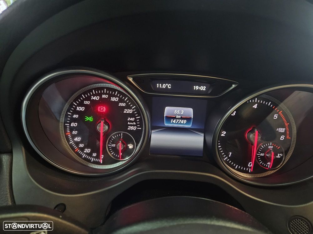 Mercedes-Benz CLA 180 d AMG Line - 16