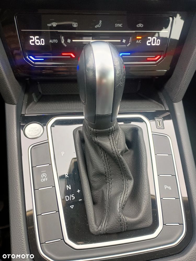 Volkswagen Passat 1.5 TSI EVO Business - 17