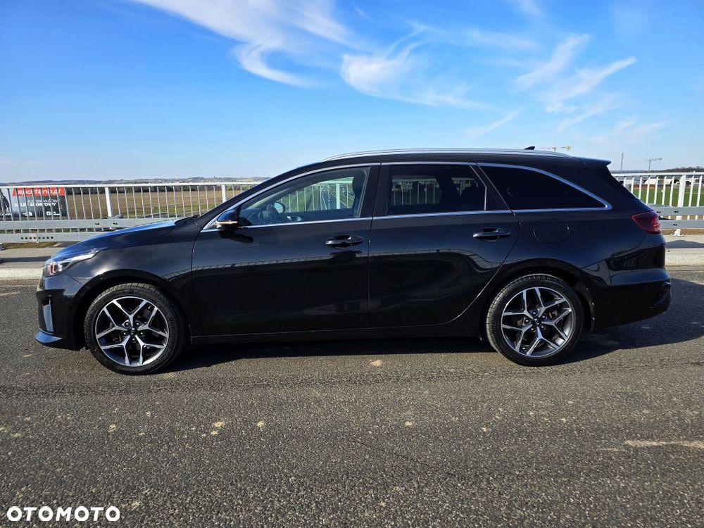 Kia Ceed 1.6 CRDi GT Line - 36