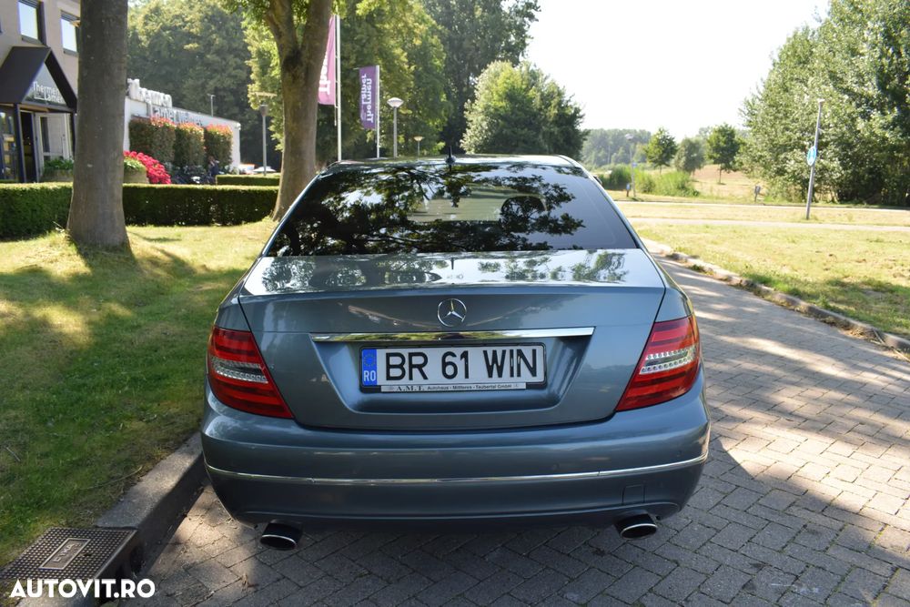 Mercedes-Benz C 350 CDI DPF 4Matic 7G-TRONIC BlueEFFICIENCY Avantgarde - 7
