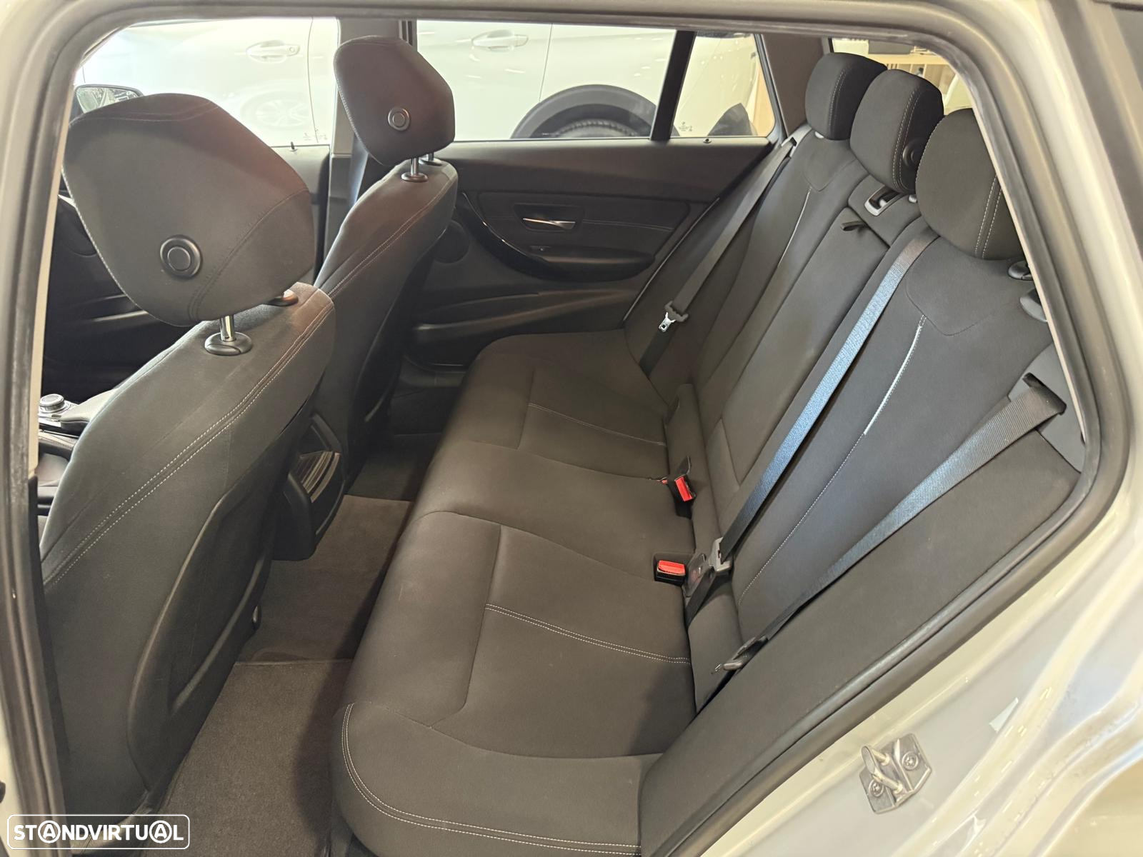 BMW 318 d Touring Auto Line Sport - 11