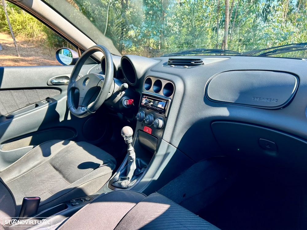 Alfa Romeo 156 1.9 JTD - 8