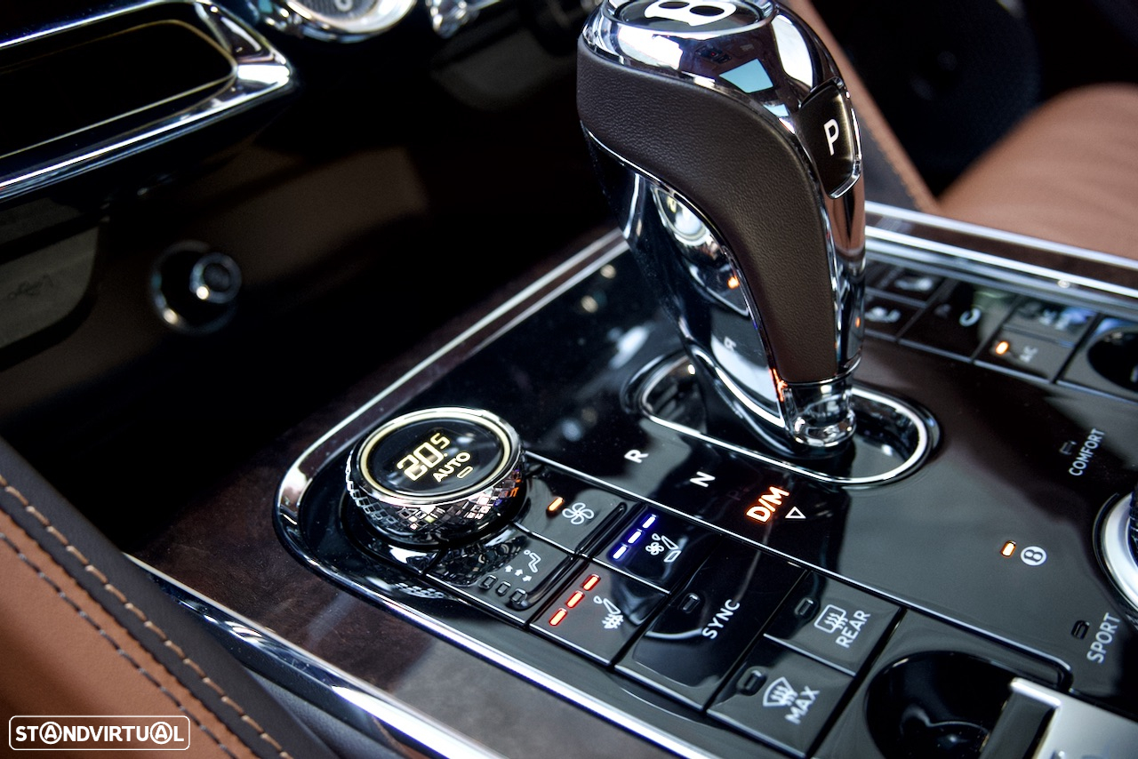 Bentley Flying Spur Hybrid - 45