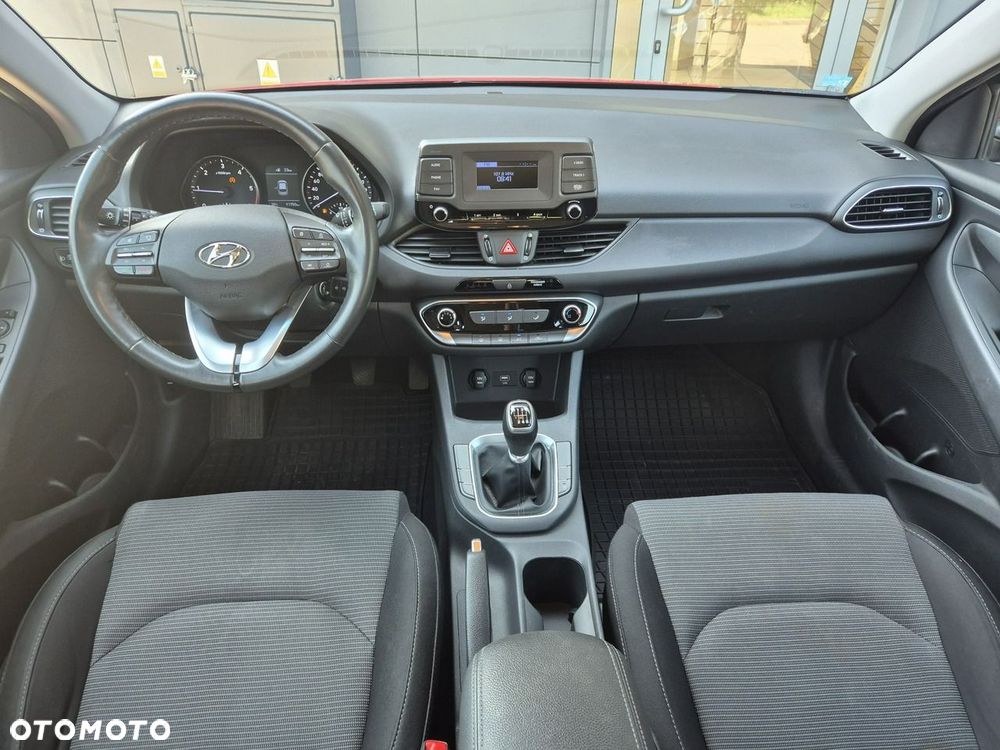 Hyundai i30 1.6 D Classic + - 18