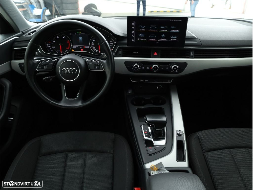 Audi A4 Avant 30 TDI S tronic - 31
