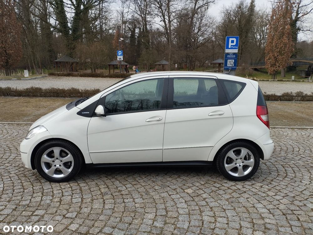 Mercedes-Benz Klasa A 160 CDI Elegance DPF BlueEFFICIENCY - 19