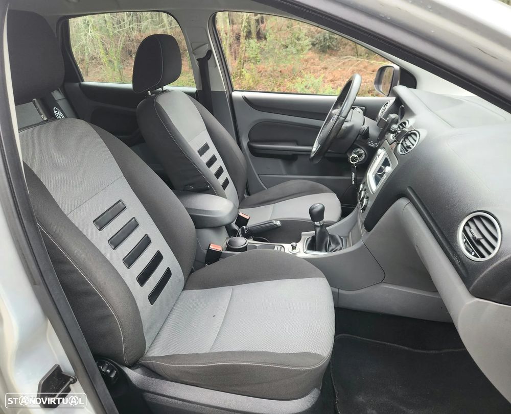 Ford Focus SW 1.6 TDCi Titanium - 9