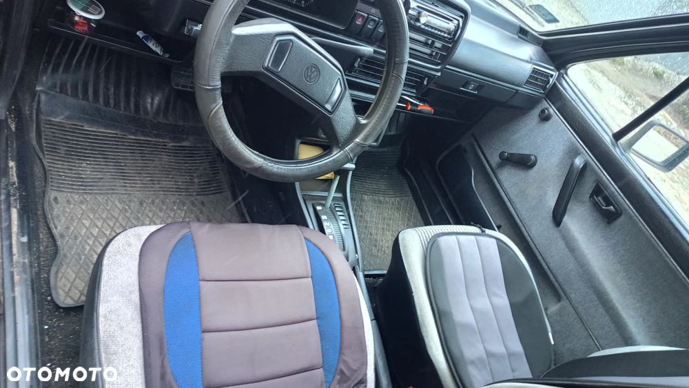 Volkswagen Golf 1.6 CL - 8