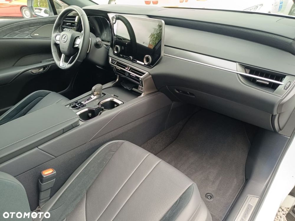 Lexus RX - 30
