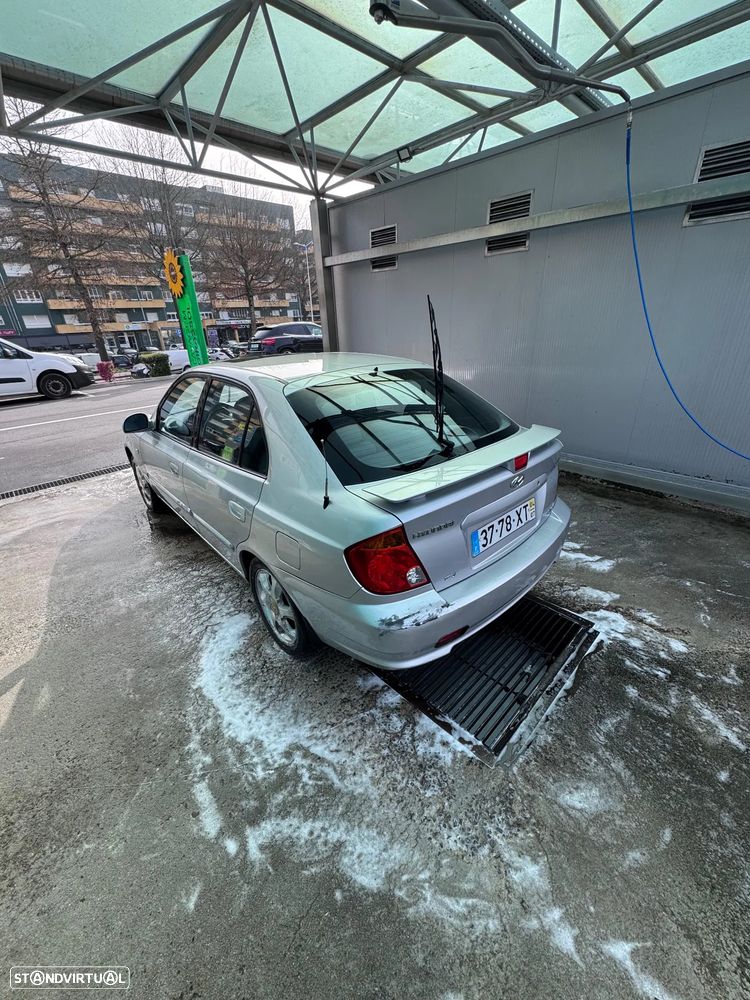 Hyundai Accent 1.3 GLS - 7