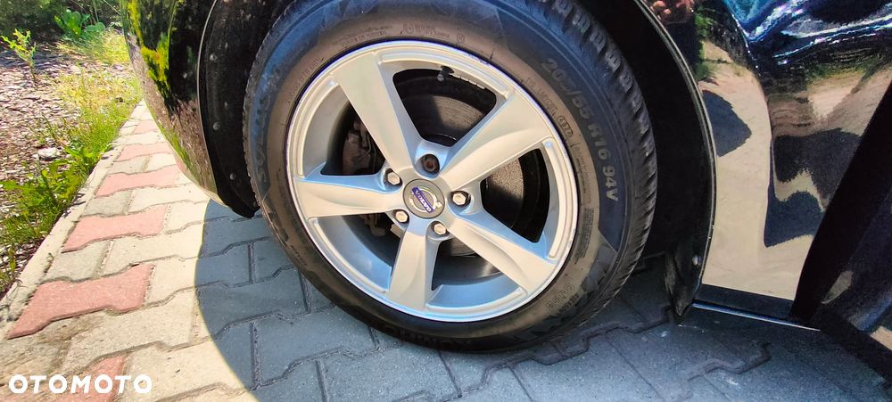 Volvo V40 D2 - 32