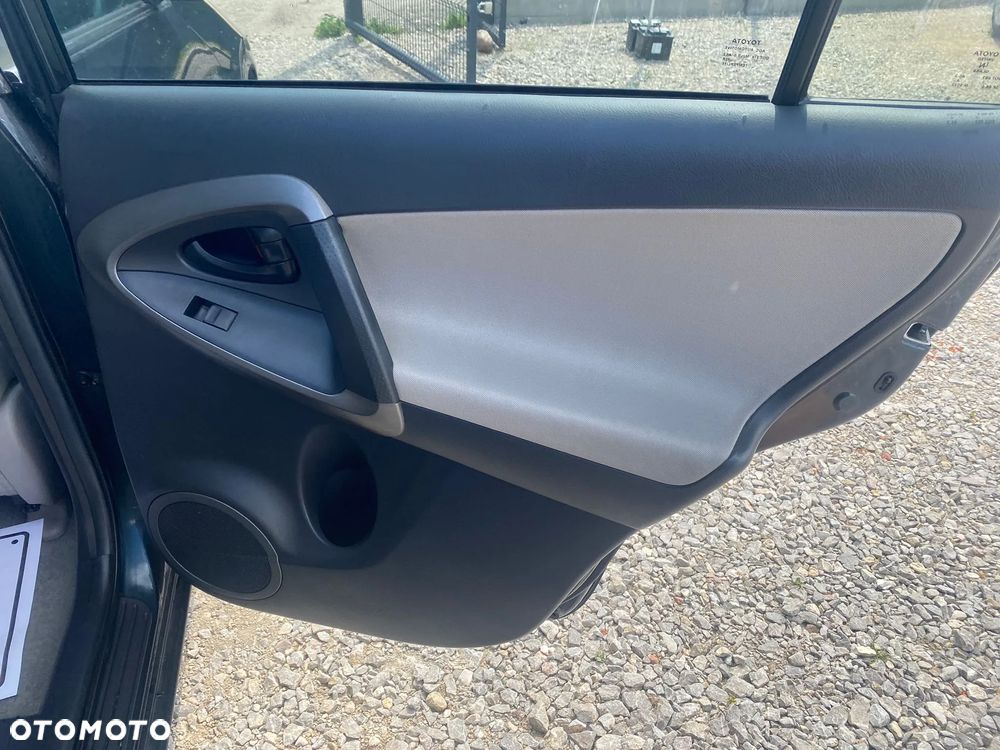 Toyota RAV4 2.5 VVT-i Base 4x2 - 26