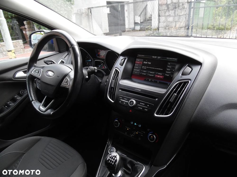 Ford Focus - 32