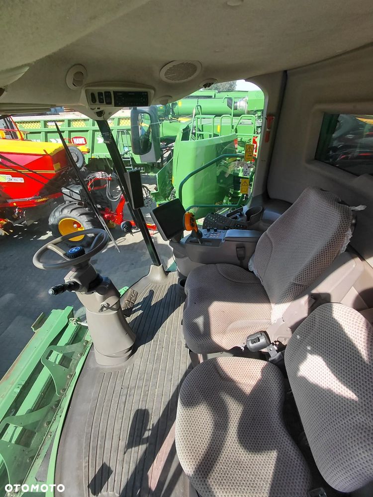 John Deere S680i - 8