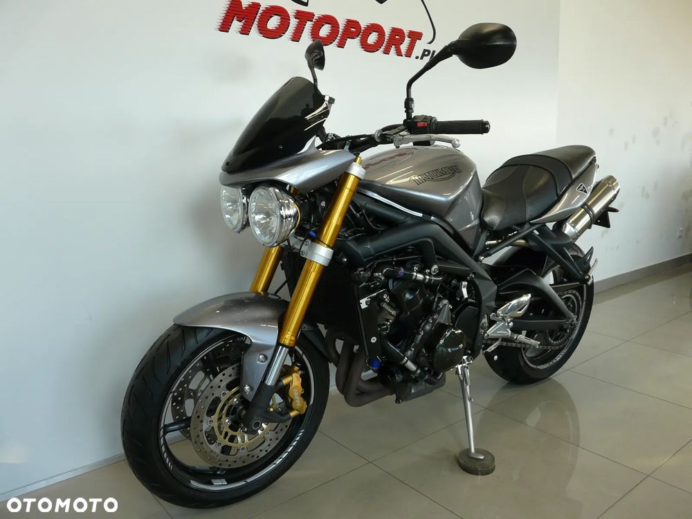 Triumph Street Triple - 13