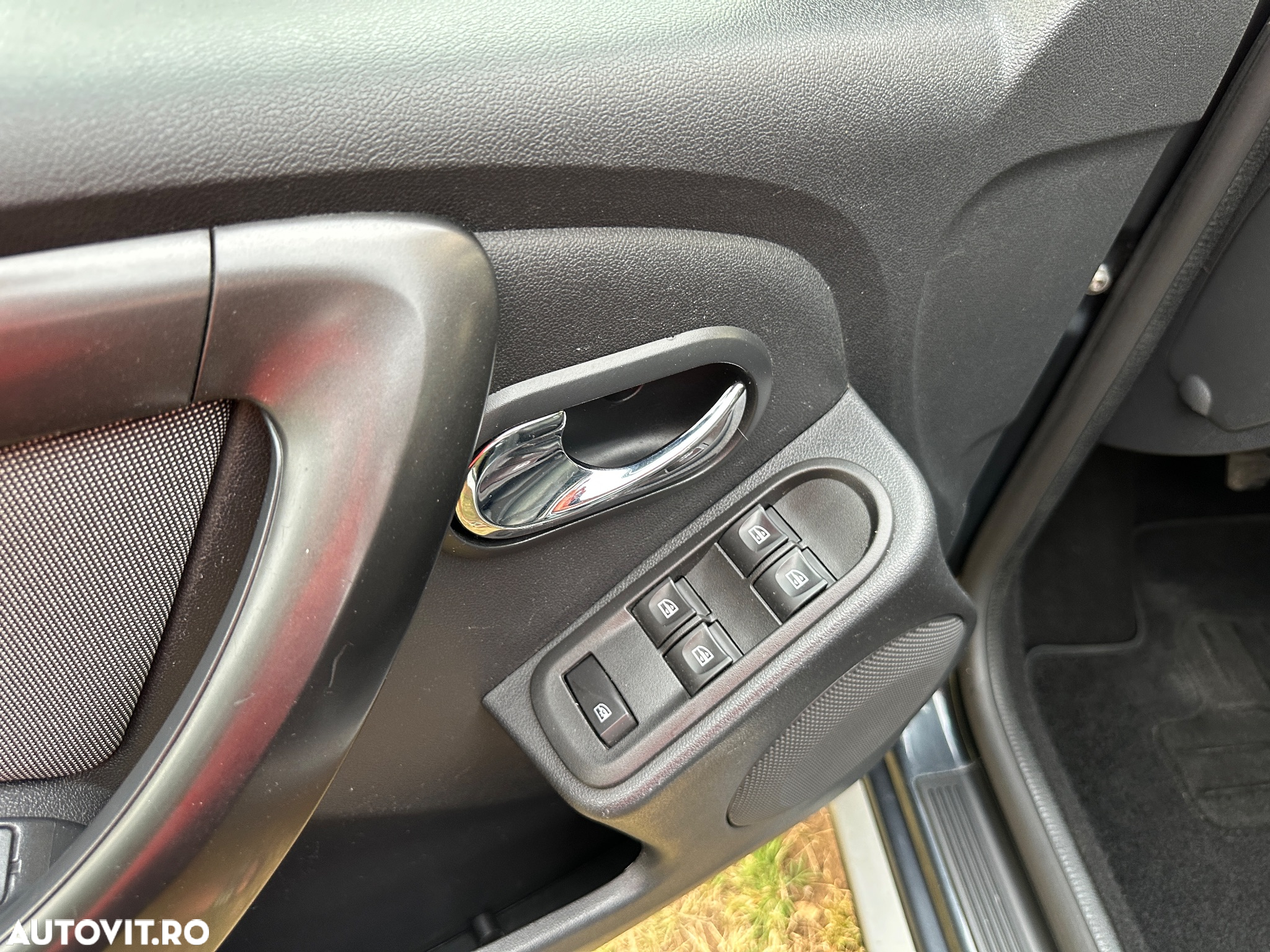 Dacia Duster dCi 110 FAP 4x2 Prestige - 6