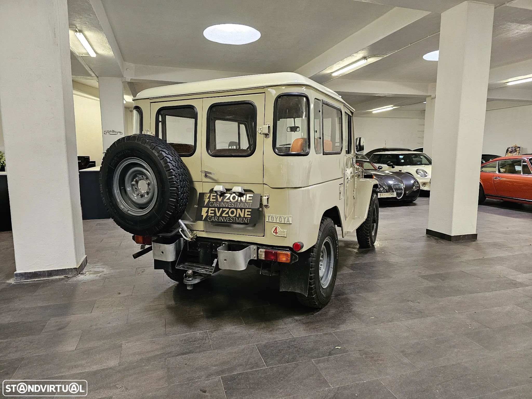 Toyota Land Cruiser - 5