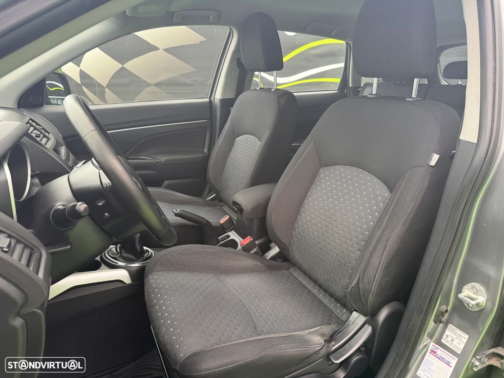 Mitsubishi ASX 1.6 Instyle - 11