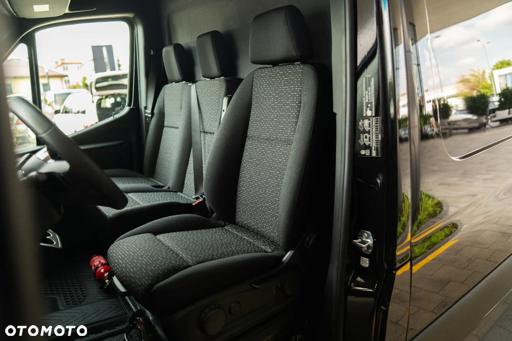Mercedes-Benz Sprinter - 16