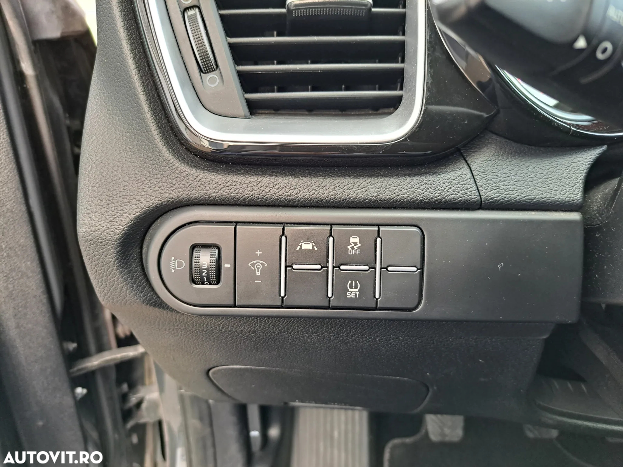 Kia Ceed 1.6 CRDi (48V Mild-Hybrid) Vision - 14