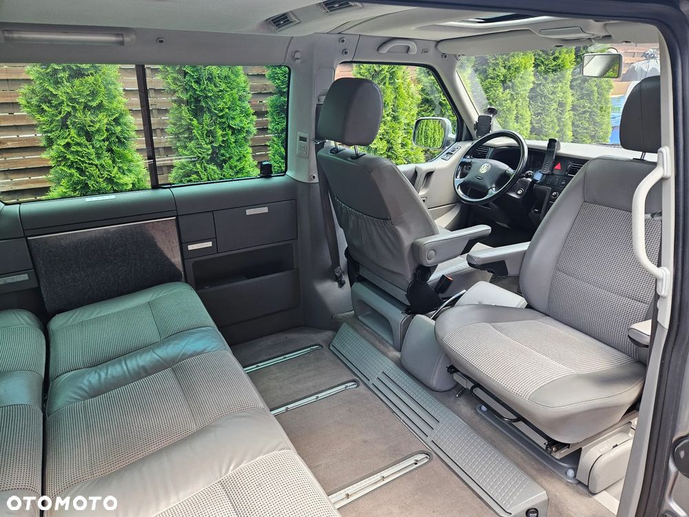 Volkswagen Multivan - 27