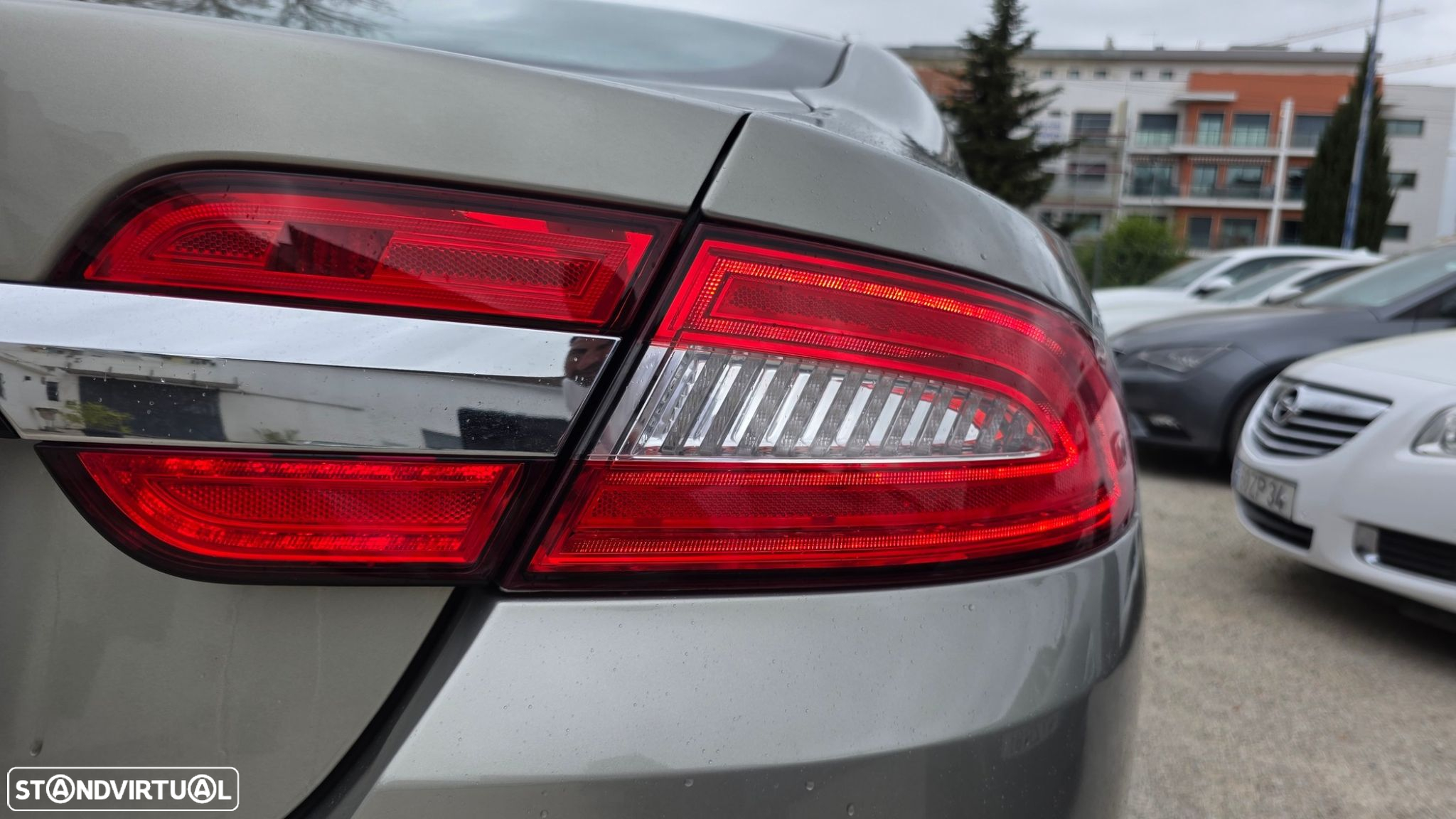 Jaguar XF 2.2 D Premium Luxury - 38