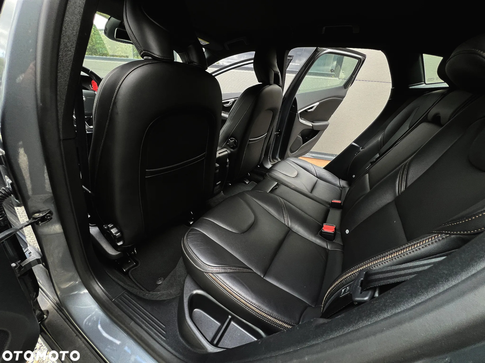Volvo V40 Cross Country D4 Geartronic Momentum - 34