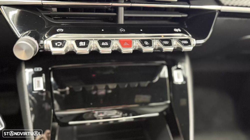 Peugeot 2008 1.2 Hybrid Allure e-DCS6 - 19