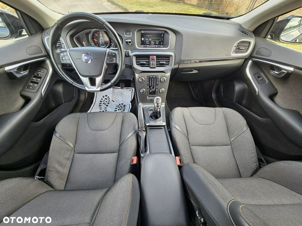 Volvo V40 Cross Country D2 Momentum - 8