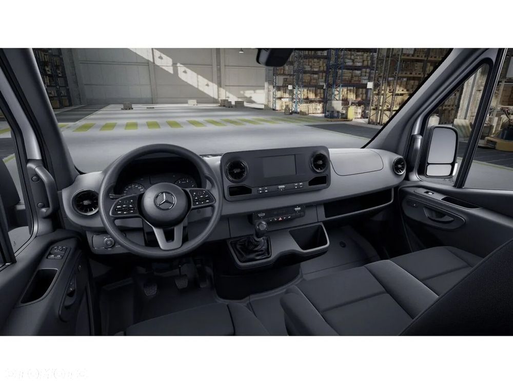 Mercedes-Benz Sprinter - 11