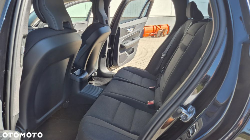 Volvo V60 T6 AWD Plug-In Hybrid Inscription Expression - 26