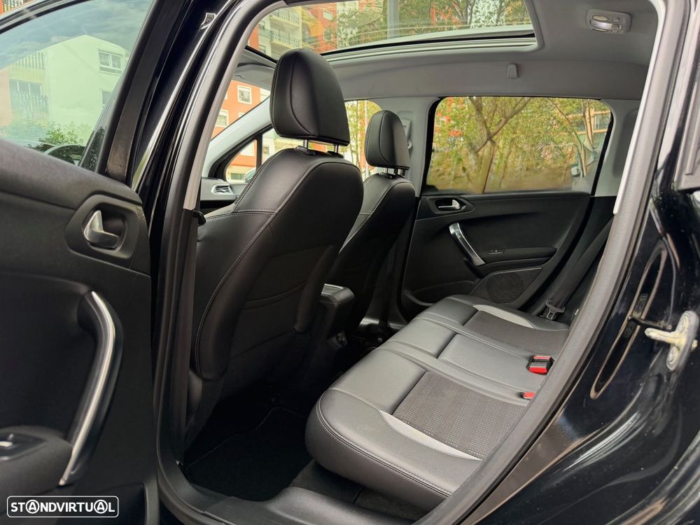 Peugeot 2008 1.6 e-HDi Allure 2-Tronic - 21