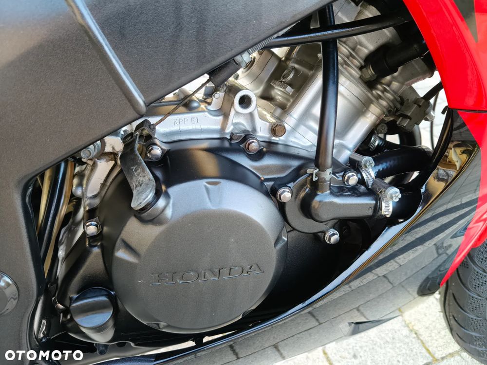 Honda CBR - 13
