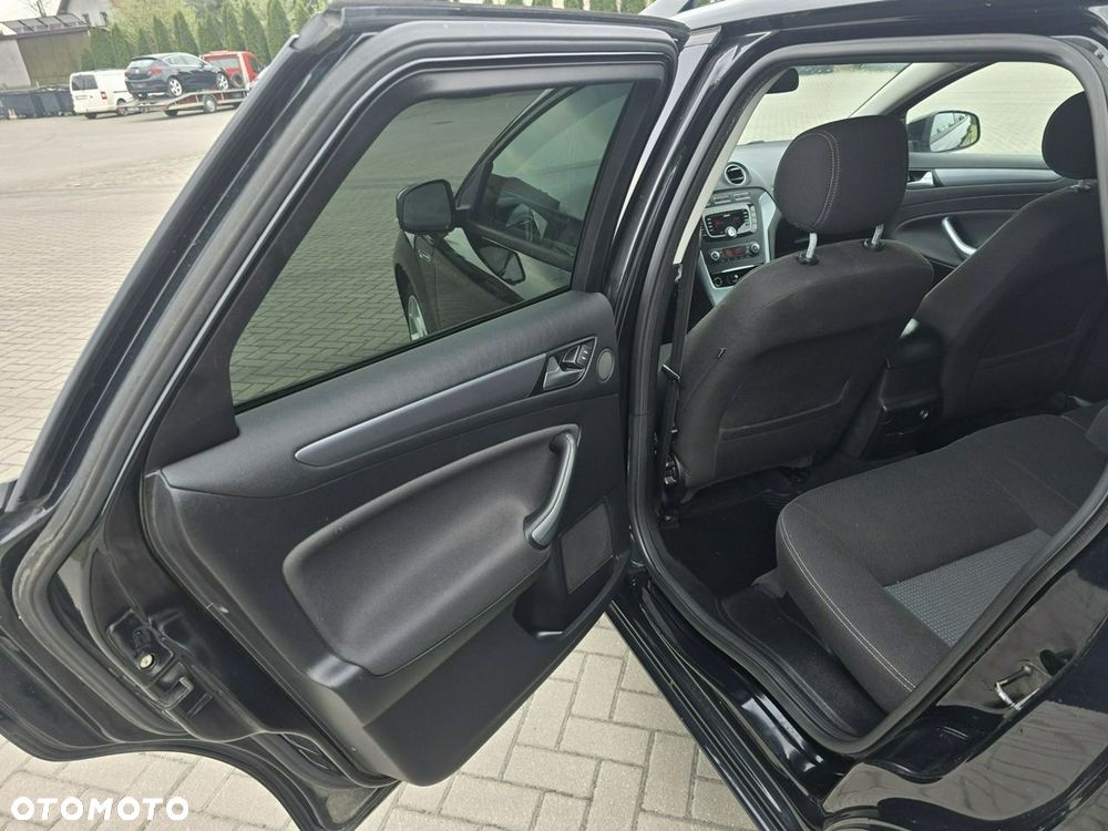 Ford Mondeo - 14