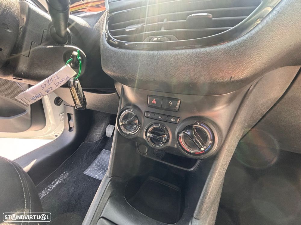 Peugeot 208 1.4 HDi Allure - 20
